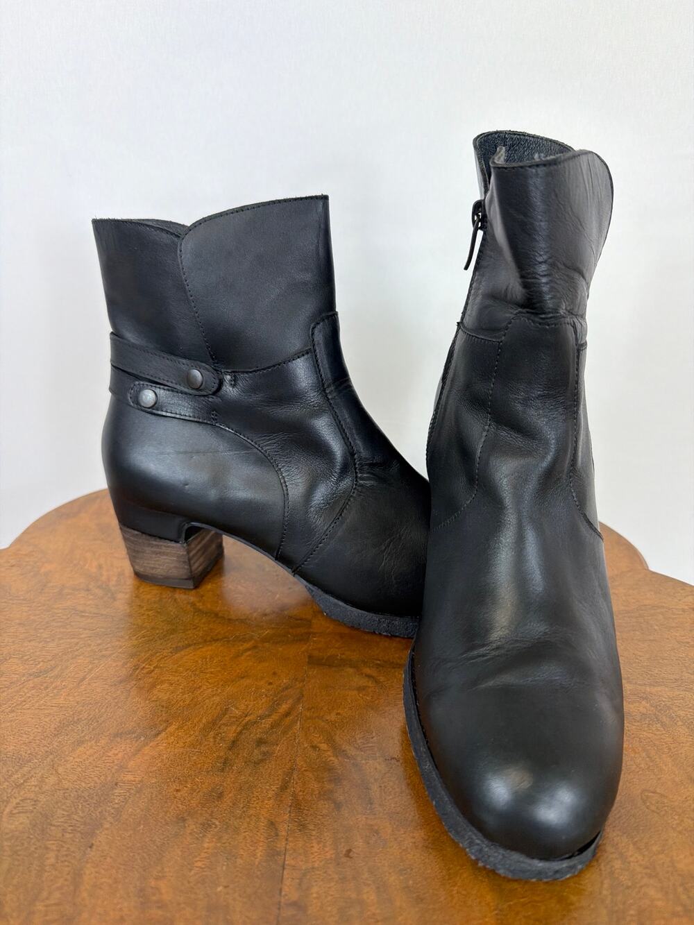 Vialis Black Leather Ankle Boots With Snap Detail Size EU 41 SPAIN